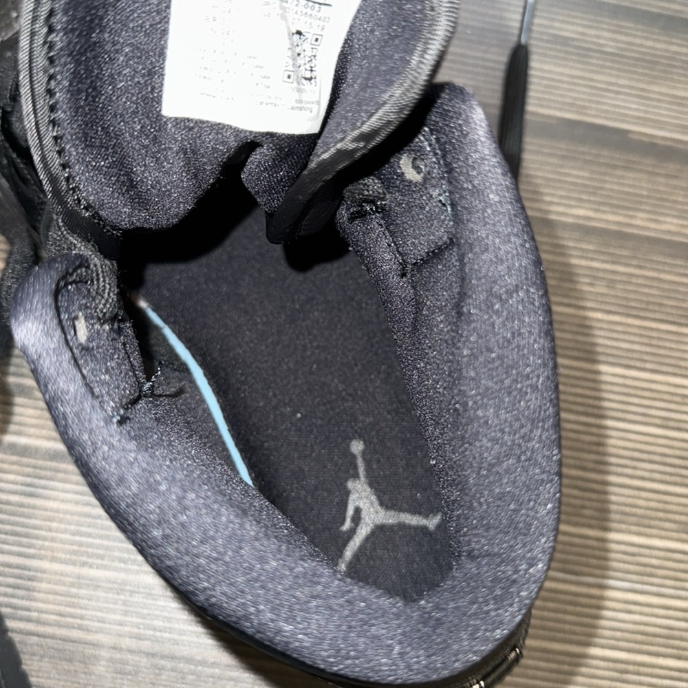 Jordan 1 Mid Patent - Picture 4 of 11